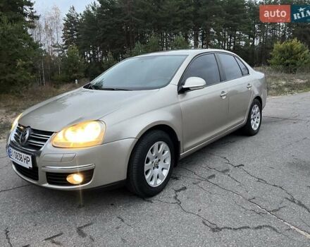 Бежевый Фольксваген Джетта, объемом двигателя 1.6 л и пробегом 249 тыс. км за 6299 $, фото 1 на Automoto.ua