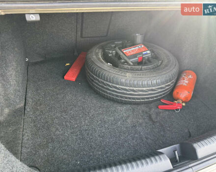 Бежевый Фольксваген Джетта, объемом двигателя 2.48 л и пробегом 289 тыс. км за 7999 $, фото 22 на Automoto.ua