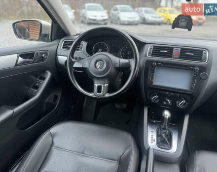 Бежевий Фольксваген Джетта, об'ємом двигуна 2.5 л та пробігом 282 тис. км за 7400 $, фото 27 на Automoto.ua