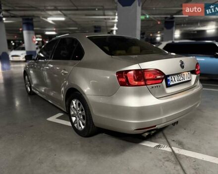 Бежевий Фольксваген Джетта, об'ємом двигуна 2.48 л та пробігом 229 тис. км за 8700 $, фото 5 на Automoto.ua