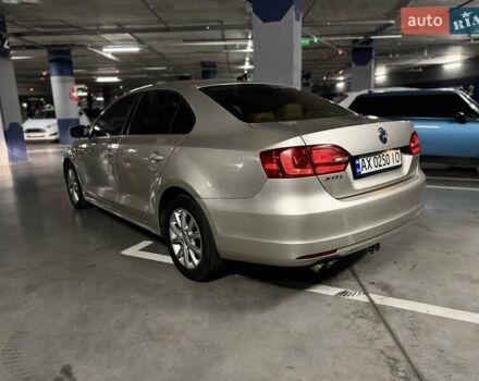 Бежевий Фольксваген Джетта, об'ємом двигуна 2.48 л та пробігом 229 тис. км за 8700 $, фото 6 на Automoto.ua