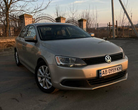 Бежевий Фольксваген Джетта, об'ємом двигуна 2.5 л та пробігом 250 тис. км за 8000 $, фото 2 на Automoto.ua