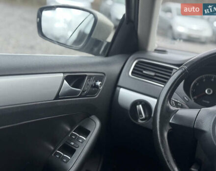 Бежевий Фольксваген Джетта, об'ємом двигуна 2.5 л та пробігом 282 тис. км за 7400 $, фото 29 на Automoto.ua