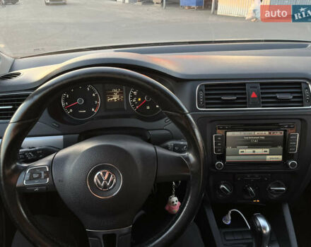 Бежевий Фольксваген Джетта, об'ємом двигуна 2.5 л та пробігом 250 тис. км за 8000 $, фото 13 на Automoto.ua