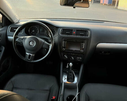 Бежевий Фольксваген Джетта, об'ємом двигуна 2.5 л та пробігом 250 тис. км за 8000 $, фото 10 на Automoto.ua