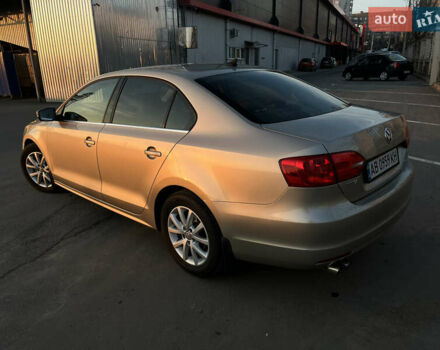 Бежевий Фольксваген Джетта, об'ємом двигуна 2.5 л та пробігом 250 тис. км за 8000 $, фото 6 на Automoto.ua