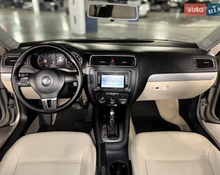 Бежевий Фольксваген Джетта, об'ємом двигуна 2.48 л та пробігом 229 тис. км за 8700 $, фото 27 на Automoto.ua