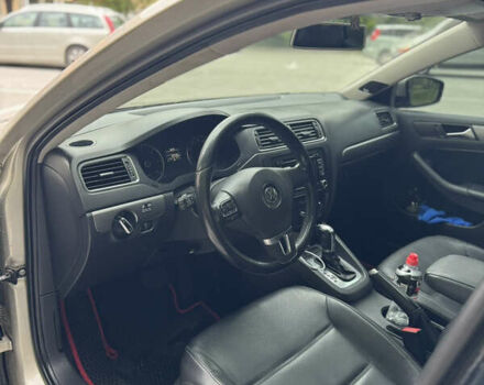 Бежевий Фольксваген Джетта, об'ємом двигуна 1.97 л та пробігом 220 тис. км за 8999 $, фото 7 на Automoto.ua