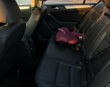 Бежевий Фольксваген Джетта, об'ємом двигуна 2.5 л та пробігом 250 тис. км за 8000 $, фото 7 на Automoto.ua