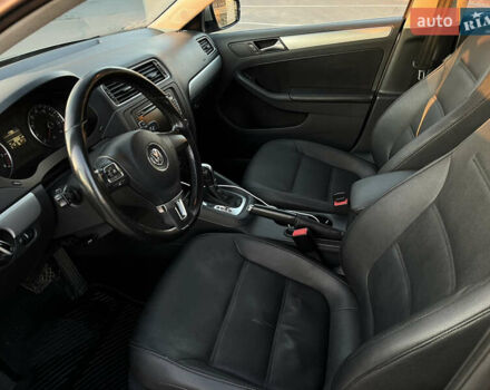 Бежевий Фольксваген Джетта, об'ємом двигуна 2.5 л та пробігом 250 тис. км за 8000 $, фото 9 на Automoto.ua