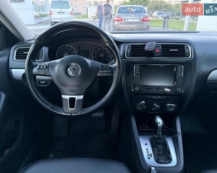 Бежевий Фольксваген Джетта, об'ємом двигуна 2.5 л та пробігом 220 тис. км за 8300 $, фото 14 на Automoto.ua