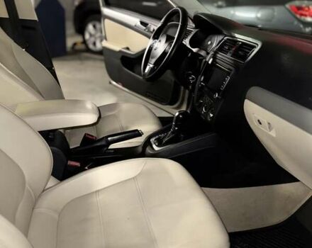 Бежевий Фольксваген Джетта, об'ємом двигуна 2.48 л та пробігом 229 тис. км за 8700 $, фото 21 на Automoto.ua