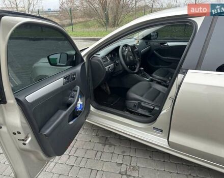 Бежевый Фольксваген Джетта, объемом двигателя 2.5 л и пробегом 224 тыс. км за 8600 $, фото 9 на Automoto.ua