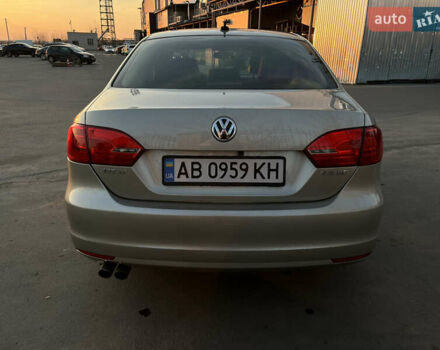 Бежевий Фольксваген Джетта, об'ємом двигуна 2.5 л та пробігом 250 тис. км за 8000 $, фото 11 на Automoto.ua