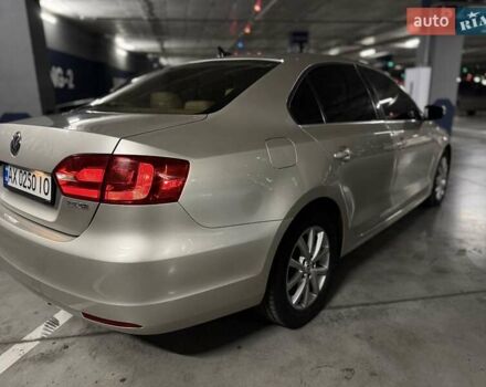 Бежевий Фольксваген Джетта, об'ємом двигуна 2.48 л та пробігом 229 тис. км за 8700 $, фото 9 на Automoto.ua