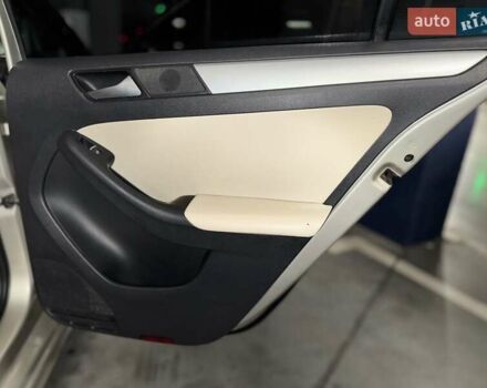 Бежевий Фольксваген Джетта, об'ємом двигуна 2.48 л та пробігом 229 тис. км за 8700 $, фото 20 на Automoto.ua