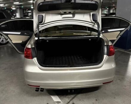 Бежевий Фольксваген Джетта, об'ємом двигуна 2.48 л та пробігом 229 тис. км за 8700 $, фото 15 на Automoto.ua