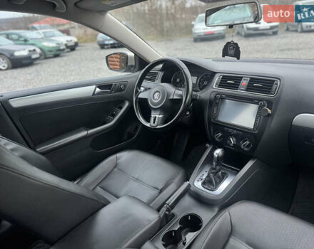 Бежевий Фольксваген Джетта, об'ємом двигуна 2.5 л та пробігом 282 тис. км за 7400 $, фото 26 на Automoto.ua