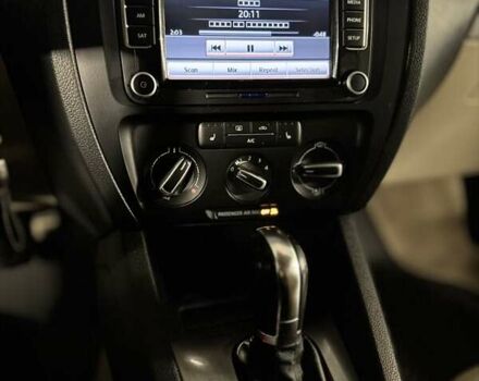 Бежевий Фольксваген Джетта, об'ємом двигуна 2.48 л та пробігом 229 тис. км за 8700 $, фото 28 на Automoto.ua