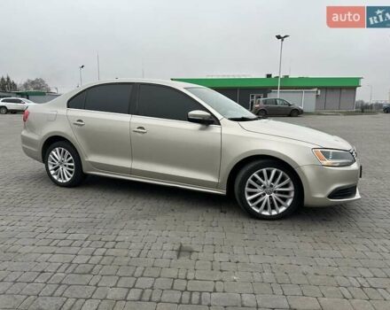Бежевый Фольксваген Джетта, объемом двигателя 2.5 л и пробегом 224 тыс. км за 8600 $, фото 4 на Automoto.ua