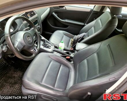 Бежевый Фольксваген Джетта, объемом двигателя 2.5 л и пробегом 300 тыс. км за 7900 $, фото 11 на Automoto.ua