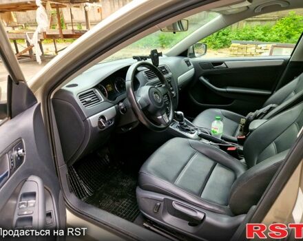 Бежевый Фольксваген Джетта, объемом двигателя 2.5 л и пробегом 300 тыс. км за 7900 $, фото 10 на Automoto.ua