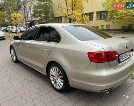 Фольксваген Джетта 2013 у Києві на Automoto.ua Бежевий Фольксваген Джетта, об'ємом двигуна 1.98 л та пробігом 237 тис. км за 8400 $, фото 2 на Automoto.ua