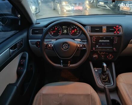 Бежевий Фольксваген Джетта, об'ємом двигуна 1.8 л та пробігом 163 тис. км за 9990 $, фото 15 на Automoto.ua