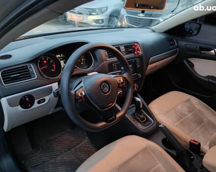 Бежевий Фольксваген Джетта, об'ємом двигуна 1.8 л та пробігом 163 тис. км за 9990 $, фото 19 на Automoto.ua