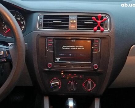 Бежевий Фольксваген Джетта, об'ємом двигуна 1.8 л та пробігом 163 тис. км за 9990 $, фото 16 на Automoto.ua