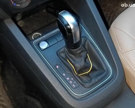 Бежевий Фольксваген Джетта, об'ємом двигуна 1.8 л та пробігом 163 тис. км за 9990 $, фото 27 на Automoto.ua