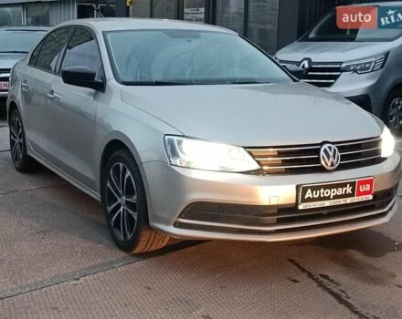 Бежевий Фольксваген Джетта, об'ємом двигуна 1.8 л та пробігом 163 тис. км за 9990 $, фото 2 на Automoto.ua