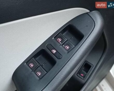 Бежевий Фольксваген Джетта, об'ємом двигуна 1.8 л та пробігом 163 тис. км за 9990 $, фото 21 на Automoto.ua