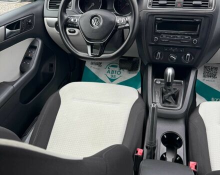 Бежевый Фольксваген Джетта, объемом двигателя 1.8 л и пробегом 204 тыс. км за 8900 $, фото 3 на Automoto.ua