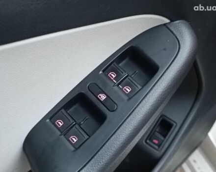 Бежевий Фольксваген Джетта, об'ємом двигуна 1.8 л та пробігом 163 тис. км за 9990 $, фото 20 на Automoto.ua