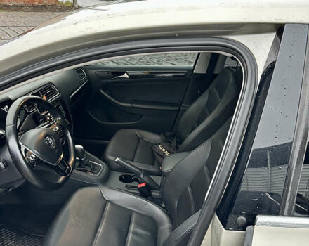 Бежевий Фольксваген Джетта, об'ємом двигуна 1.97 л та пробігом 99 тис. км за 12800 $, фото 7 на Automoto.ua