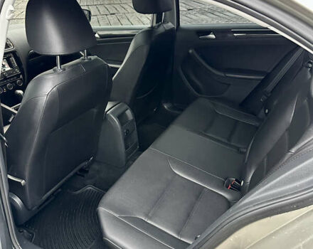 Бежевий Фольксваген Джетта, об'ємом двигуна 1.97 л та пробігом 99 тис. км за 12800 $, фото 9 на Automoto.ua