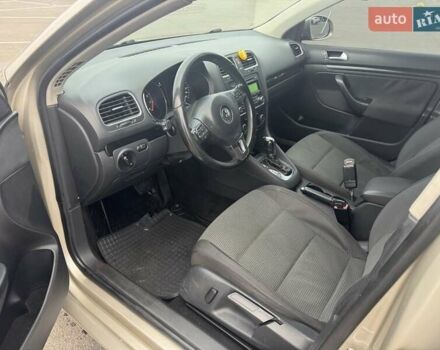 Бежевий Фольксваген Джетта, об'ємом двигуна 2.48 л та пробігом 220 тис. км за 7200 $, фото 10 на Automoto.ua