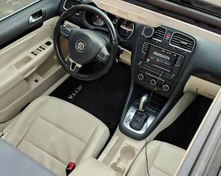 Бежевый Фольксваген Джетта, объемом двигателя 2.48 л и пробегом 254 тыс. км за 8299 $, фото 6 на Automoto.ua