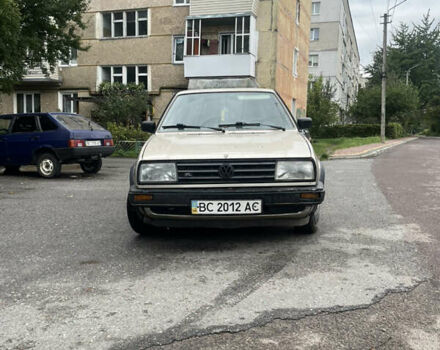 Бежевий Фольксваген Джетта, об'ємом двигуна 1.8 л та пробігом 380 тис. км за 1000 $, фото 1 на Automoto.ua