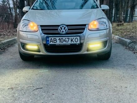 Фольксваген Джетта 2006 в Виннице на Automoto.ua Бежевый Фольксваген Джетта, объемом двигателя 1.6 л и пробегом 181 тыс. км за 6100 $, фото 1 на Automoto.ua