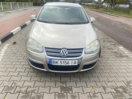 Фольксваген Джетта 2006 у Олевске на Automoto.ua Бежевий Фольксваген Джетта, об'ємом двигуна 1.9 л та пробігом 365 тис. км за 5100 $, фото 1 на Automoto.ua