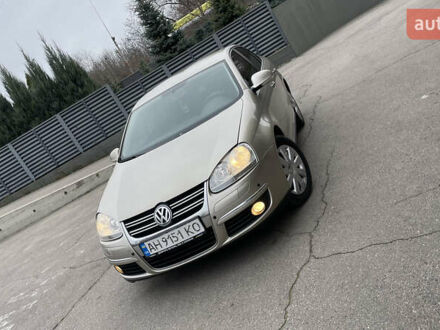 Бежевый Фольксваген Джетта, объемом двигателя 1.6 л и пробегом 189 тыс. км за 5900 $, фото 1 на Automoto.ua