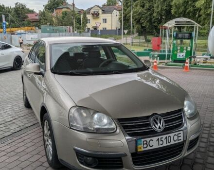 Бежевий Фольксваген Джетта, об'ємом двигуна 1.6 л та пробігом 164 тис. км за 4700 $, фото 1 на Automoto.ua
