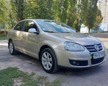 Бежевий Фольксваген Джетта, об'ємом двигуна 1.6 л та пробігом 142 тис. км за 7800 $, фото 1 на Automoto.ua