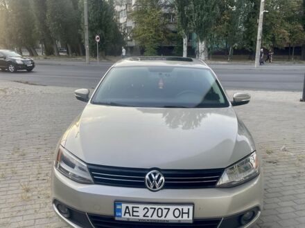 Фольксваген Джетта 2012 в Днепре (Днепропетровске) на Automoto.ua Бежевый Фольксваген Джетта, объемом двигателя 2.5 л и пробегом 148 тыс. км за 9000 $, фото 1 на Automoto.ua