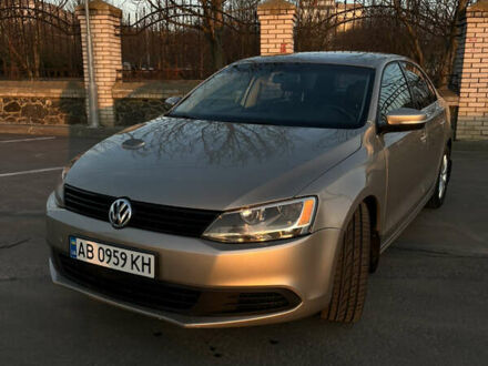 Бежевый Фольксваген Джетта, объемом двигателя 2.5 л и пробегом 250 тыс. км за 8000 $, фото 1 на Automoto.ua