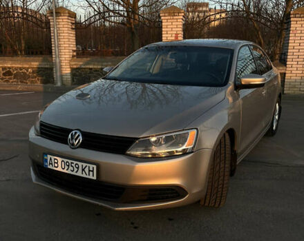 Фольксваген Джетта 2012 в Виннице на Automoto.ua Бежевый Фольксваген Джетта, объемом двигателя 2.5 л и пробегом 250 тыс. км за 8000 $, фото 1 на Automoto.ua