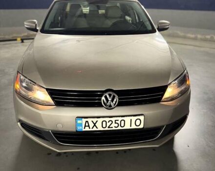 Бежевий Фольксваген Джетта, об'ємом двигуна 2.48 л та пробігом 229 тис. км за 8700 $, фото 1 на Automoto.ua