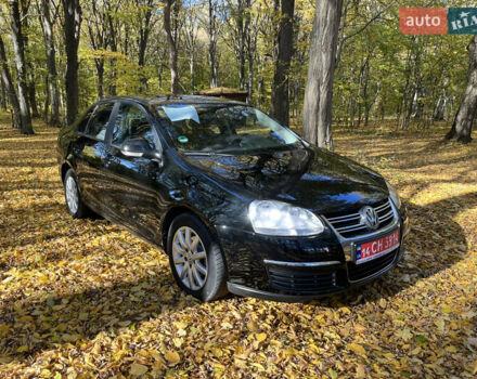Черный Фольксваген Джетта, объемом двигателя 1.6 л и пробегом 197 тыс. км за 6100 $, фото 6 на Automoto.ua